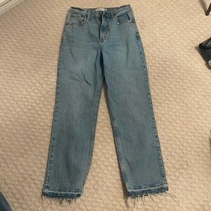 Abercrombie and Fitch jeans. The 90s Straight Ultra High Rise size 26/2S